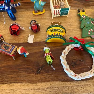 LARGE ASSORTMENT OF ORNAMENTS