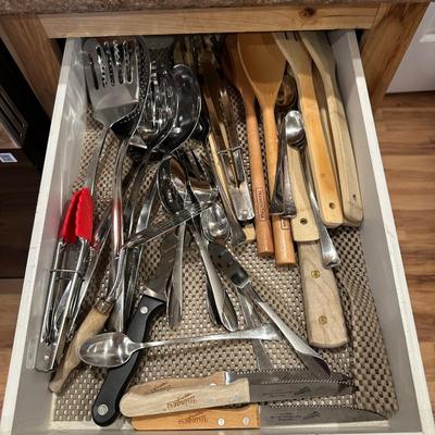 CUTLERY AND KITCHEN UTENSILS