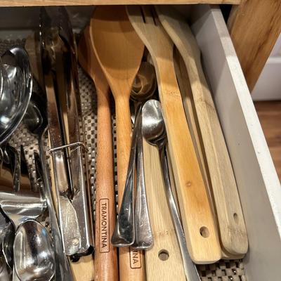 CUTLERY AND KITCHEN UTENSILS