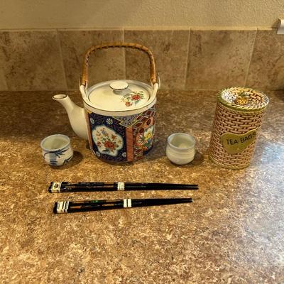 TEAPOT, CHOPSTICKS, TEABAG JAR AND 2 SAKI CUPS