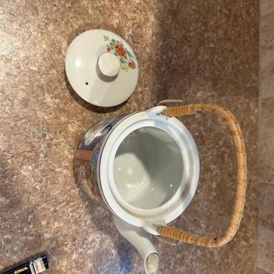 TEAPOT, CHOPSTICKS, TEABAG JAR AND 2 SAKI CUPS