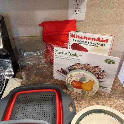 A GREAT COLLECTION OF KITCHEN ITEMS