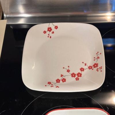 4 PIECE CORELLE DINNERWARE FOR 8 PEOPLE (ONLY 1 SETTING PHOTOGRAPHED)