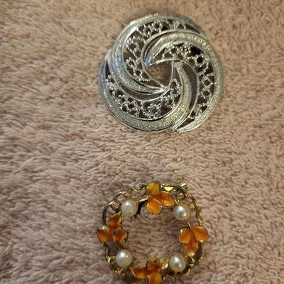 MONET, GERRYS AND 2 OTHER BROOCHES