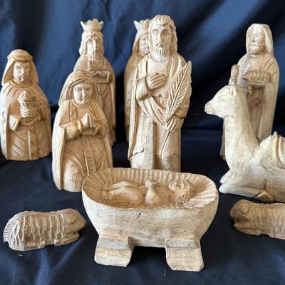 Peruvian Nativity Scene and More (LR-BM)