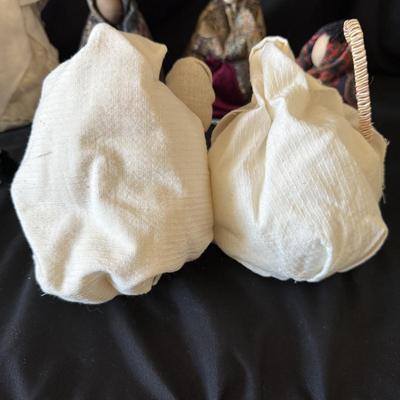 Peruvian Nativity Scene and More (LR-BM)