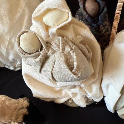 Peruvian Nativity Scene and More (LR-BM)