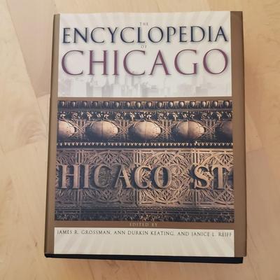 Chicago! DVD, Books and a Chicago Water Tower Print (D-KD)