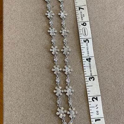Vintage flower rhinestone necklace