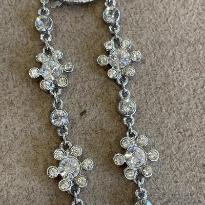 Vintage flower rhinestone necklace