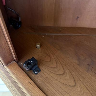 Corner Wooden Curio Cabinet with Key (E-BM)