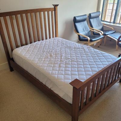 Full Size Wooden Bed Frame and Bedding (BR1-EL)