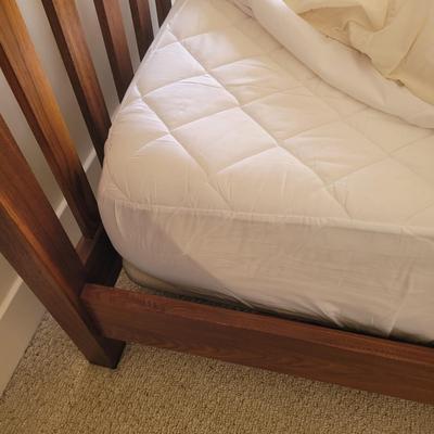 Full Size Wooden Bed Frame and Bedding (BR1-EL)