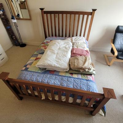 Full Size Wooden Bed Frame and Bedding (BR1-EL)