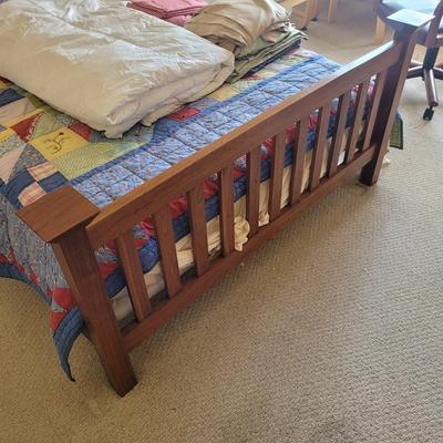 Full Size Wooden Bed Frame and Bedding (BR1-EL)