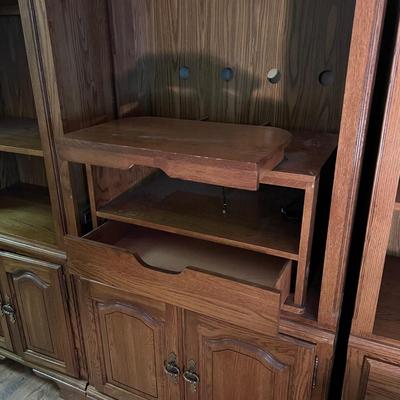Kincaid ‘Hunters Court’ 3-Piece Entertainment Units With Fireplace (D-RG)