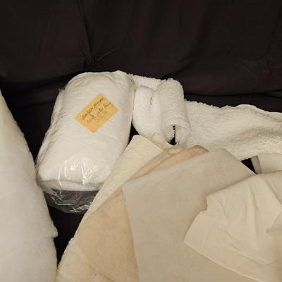 Batting, Polyfil & More (GB2-JS)