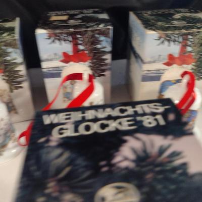 Collection of Vintage Hutschenreuther Weihnachtsglocke Porcelain Bells