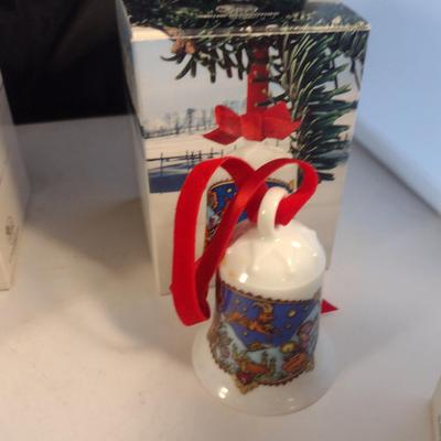 Collection of Vintage Hutschenreuther Weihnachtsglocke Porcelain Bells