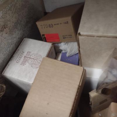 Collection of Miscellaneous Small Collectables and Accessories