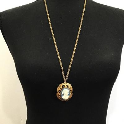 Beautiful vintage, Victorian cameo Necklace