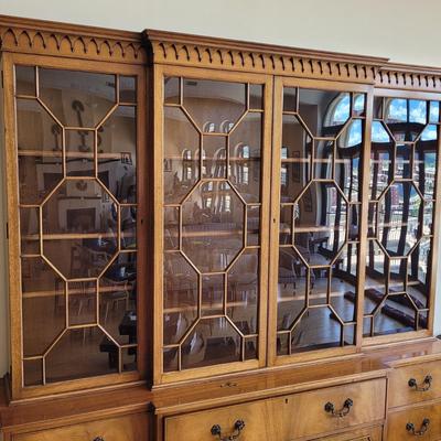 Large Wooden Georgian Breakfront Cabinet (LR-EL)