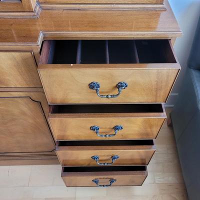 Large Wooden Georgian Breakfront Cabinet (LR-EL)