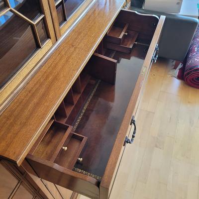 Large Wooden Georgian Breakfront Cabinet (LR-EL)