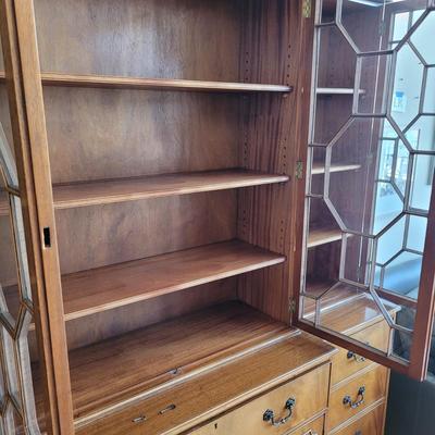 Large Wooden Georgian Breakfront Cabinet (LR-EL)