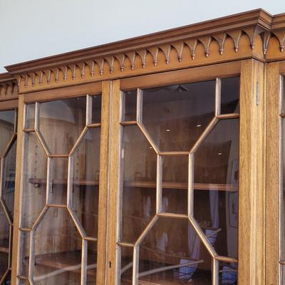 Large Wooden Georgian Breakfront Cabinet (LR-EL)