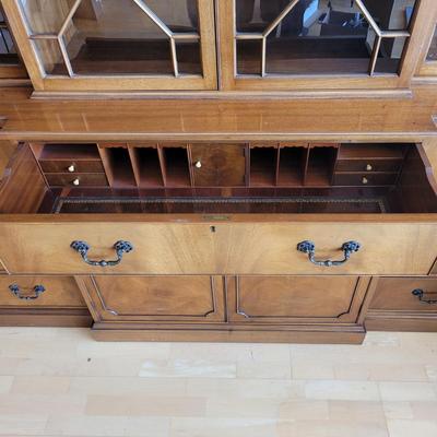 Large Wooden Georgian Breakfront Cabinet (LR-EL)
