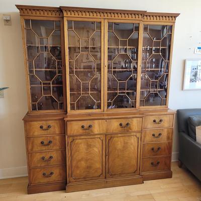 Large Wooden Georgian Breakfront Cabinet (LR-EL)