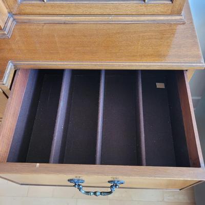 Large Wooden Georgian Breakfront Cabinet (LR-EL)