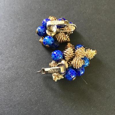 Gorgeous vintage vogue clip on earrings beautiful