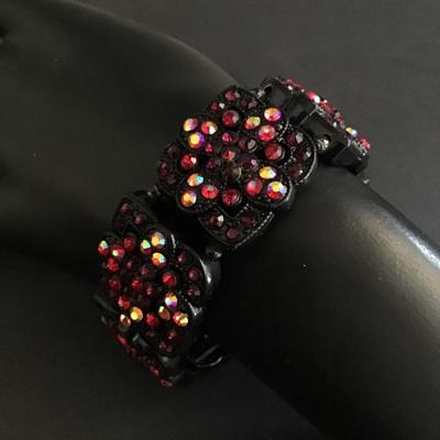 Beautiful Rhinestone stretch bracelet