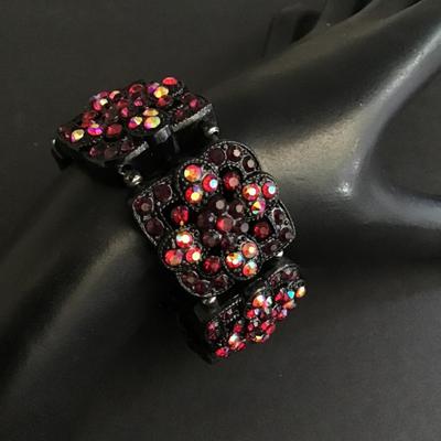 Beautiful Rhinestone stretch bracelet