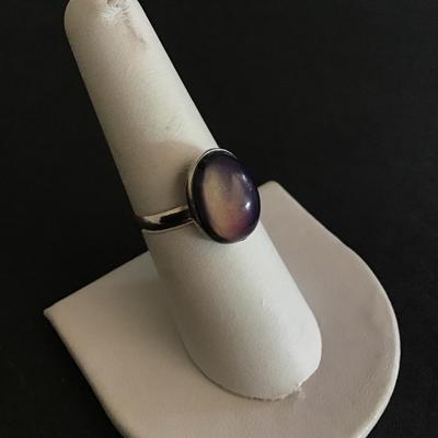 Pretty vintage mood ring