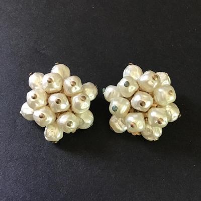 Vintage Judy Lee faux pearl clip on earrings