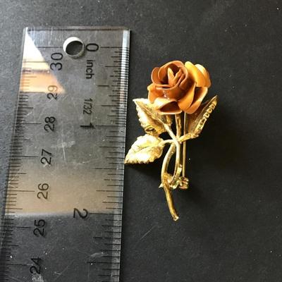 Beautiful, vintage copper colored rose, gold, toned brooch