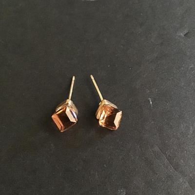 Pretty stud earrings