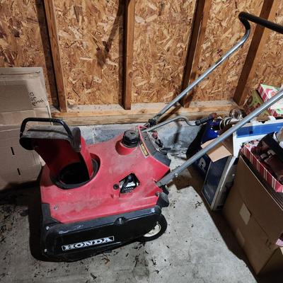 honda HS35 Snow Thrower Has Compression No gas ,Did not try to start
