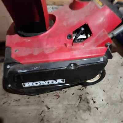 honda HS35 Snow Thrower Has Compression No gas ,Did not try to start