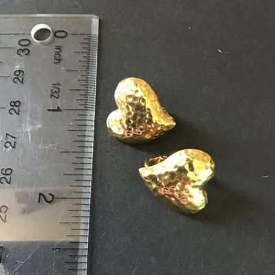 Super cute, vintage, gold, toned, hammered heart clip on earrings