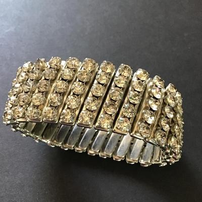 Vintage Silvertone rhinestone expandable bracelet