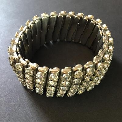 Vintage Silvertone rhinestone expandable bracelet