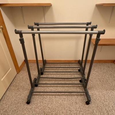 3 adjustable rolling racks