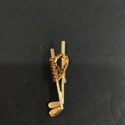 Cute gold tone golf club brooch