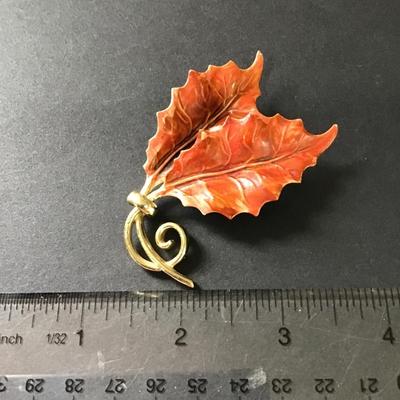 Vintage leaf brooch