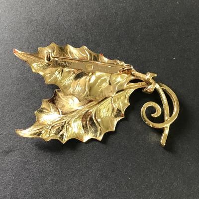 Vintage leaf brooch