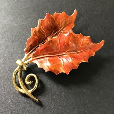 Vintage leaf brooch